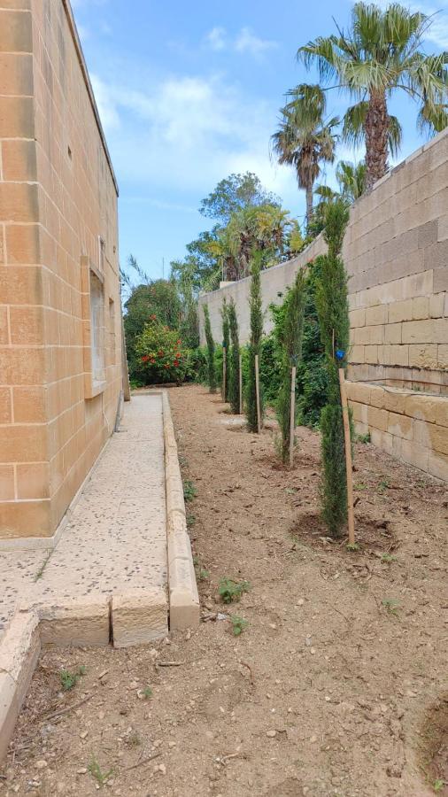 Stunning Villa With Pool, Table Tennis, Table Soccer And A Pool Table Naxxar Exteriör bild