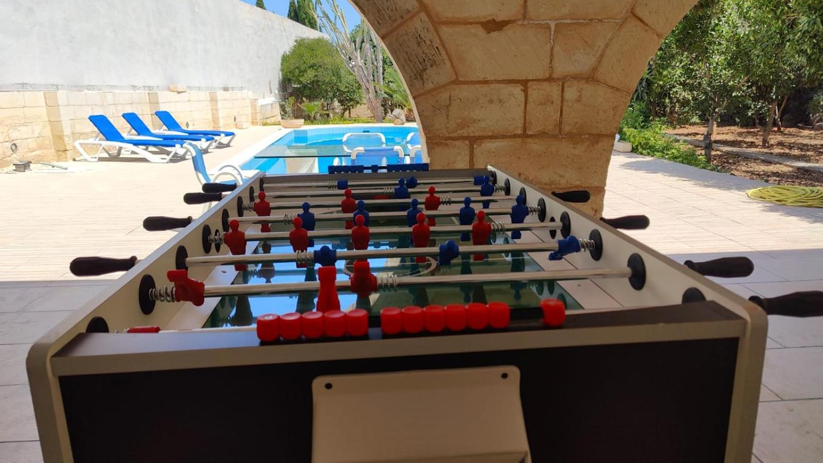 Stunning Villa With Pool, Table Tennis, Table Soccer And A Pool Table Naxxar Exteriör bild